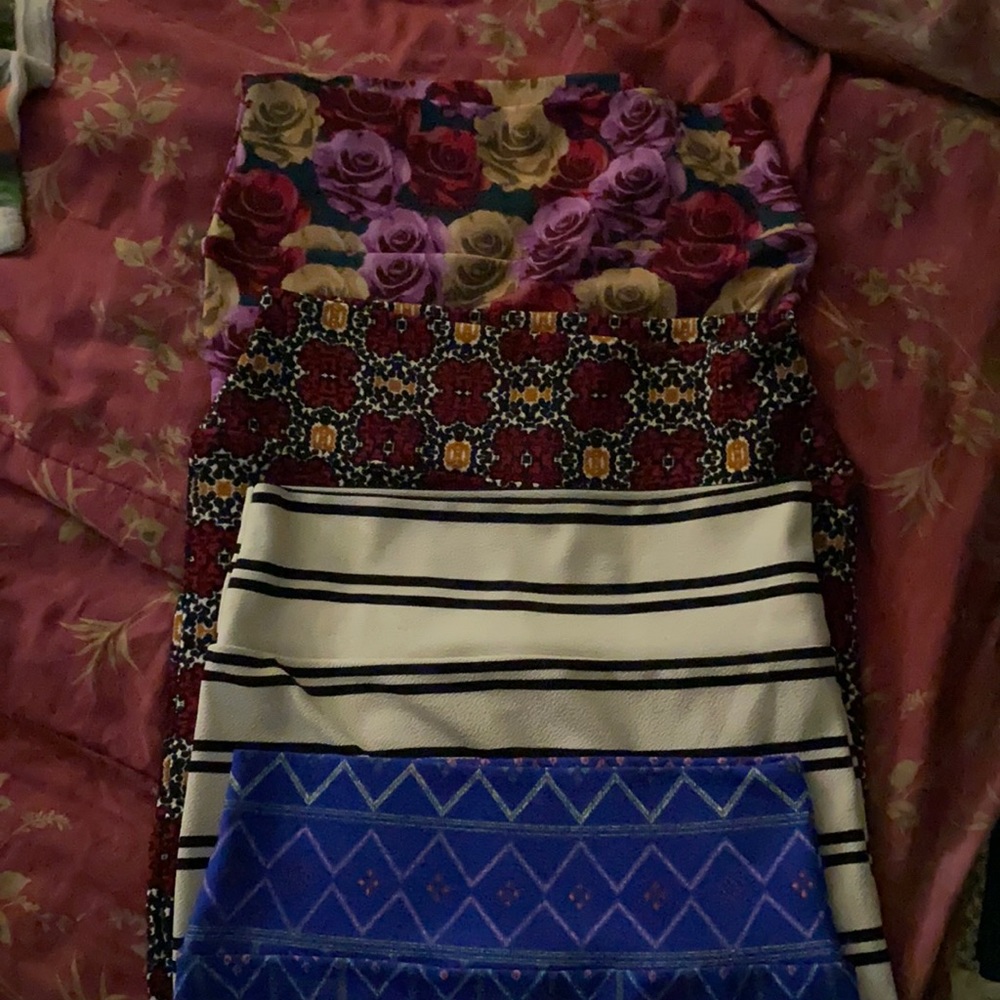 4 Size Small Lularoe Cassie skirts